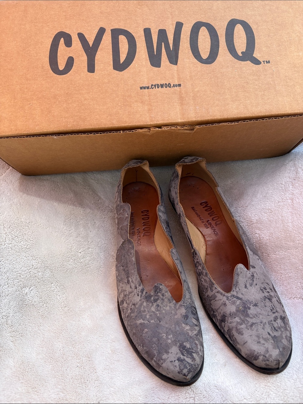 CYDWOQ size 36 Root Shoes. NWT!!